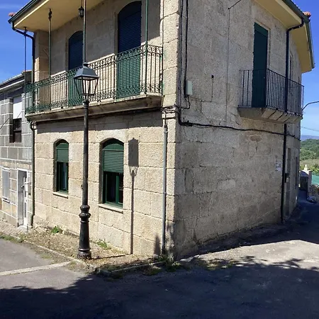 Casa De Encanto Y Piedra En Xunqueira